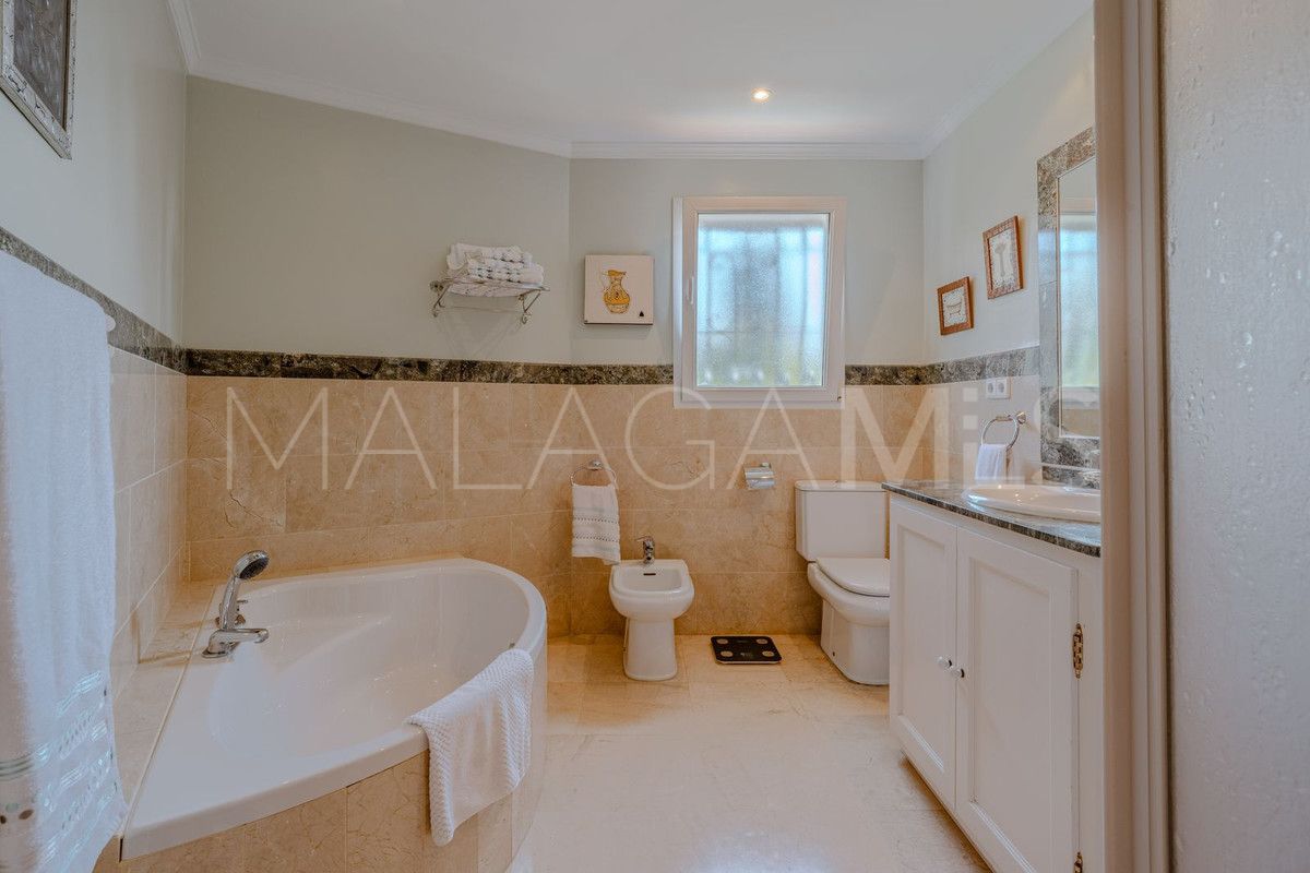 Villa for sale in El Paraiso