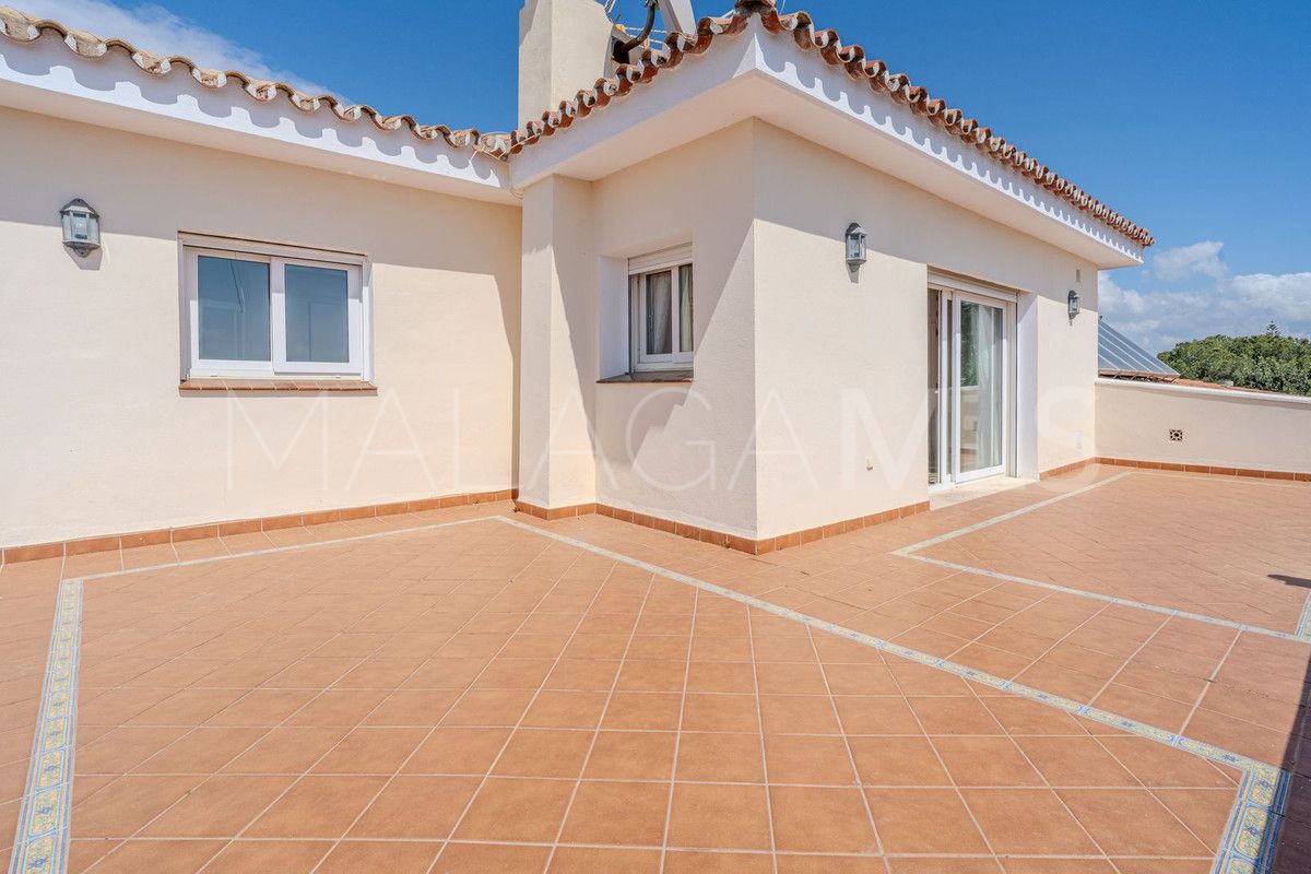 Villa for sale in El Paraiso