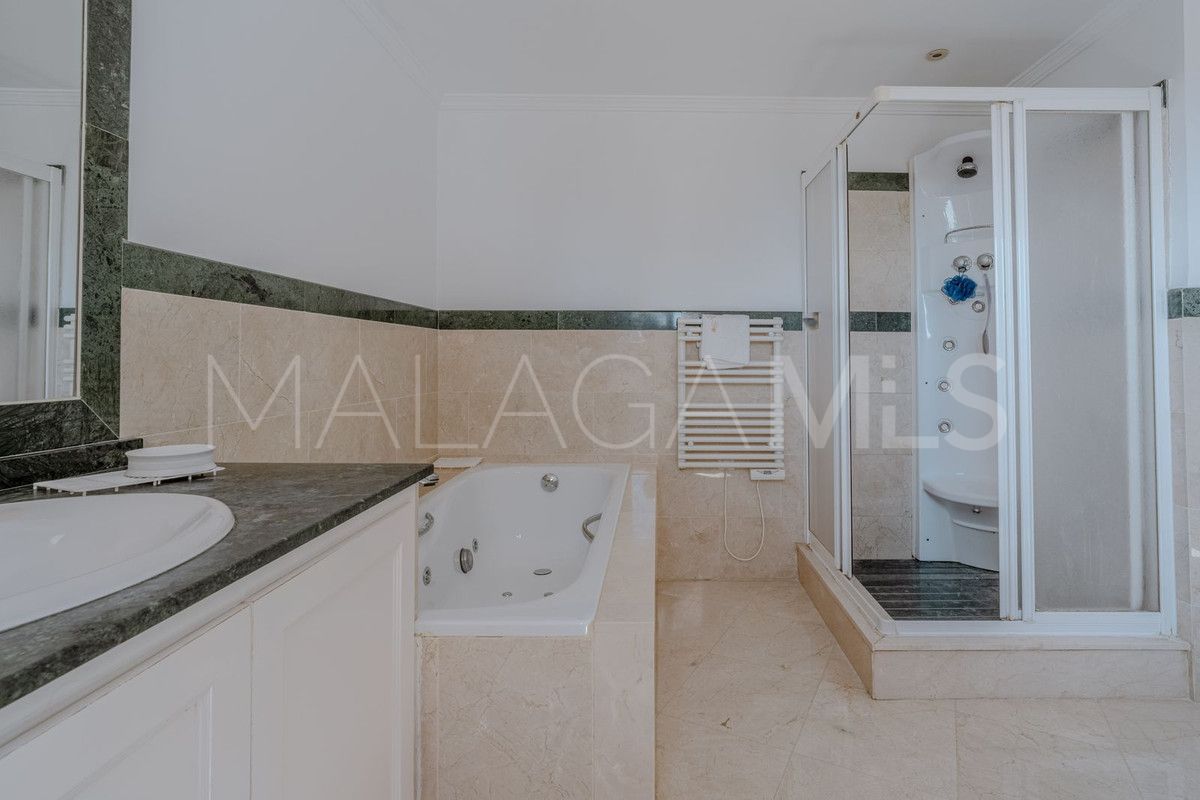 Villa for sale in El Paraiso