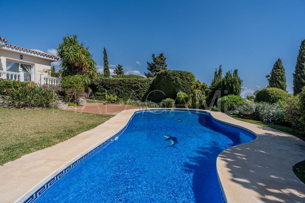 Villa for sale in El Paraiso