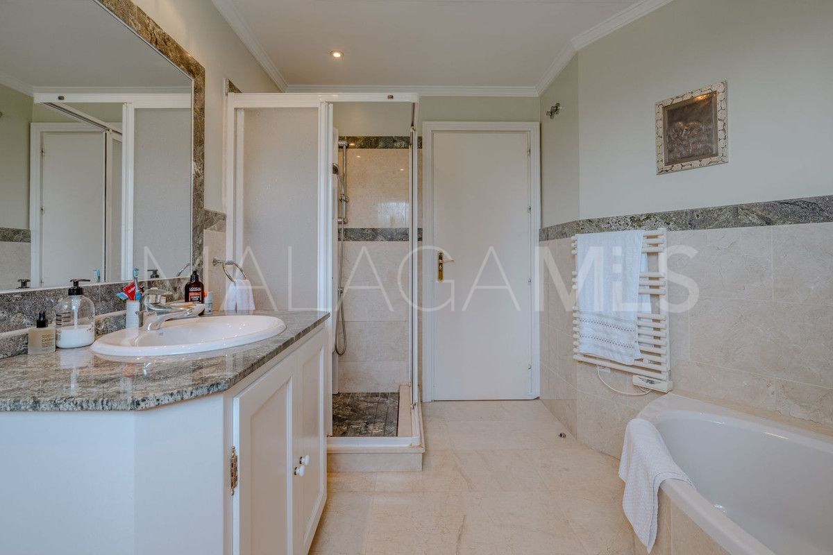 Villa for sale in El Paraiso