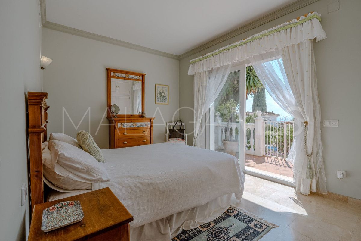 Villa for sale in El Paraiso