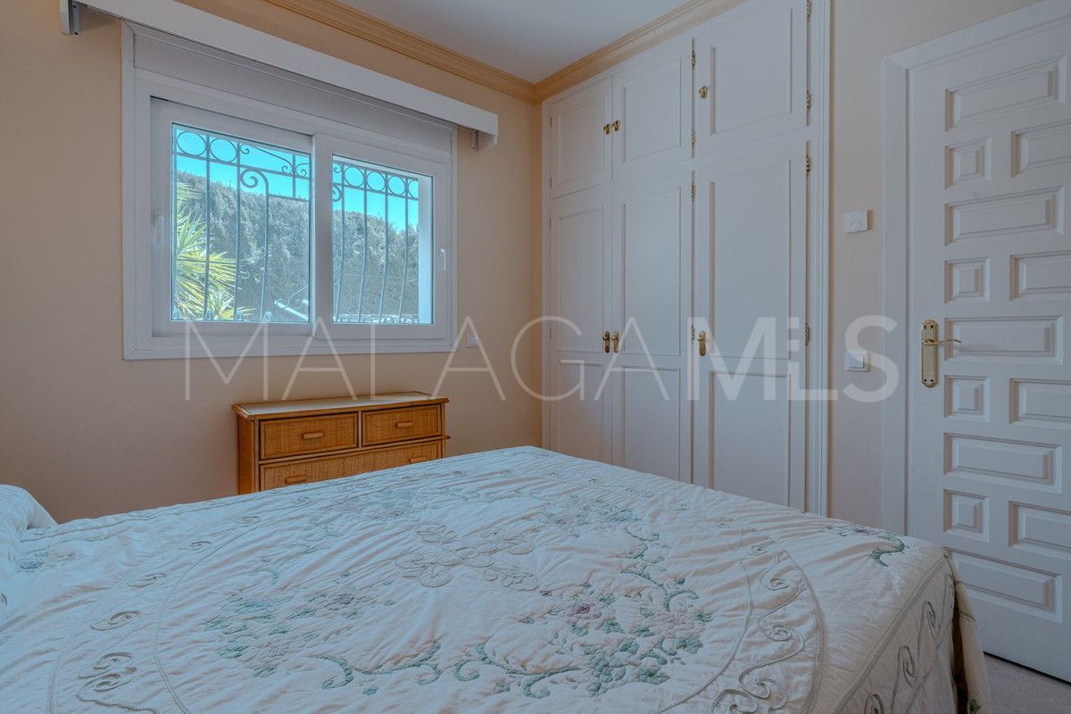 Villa for sale in El Paraiso