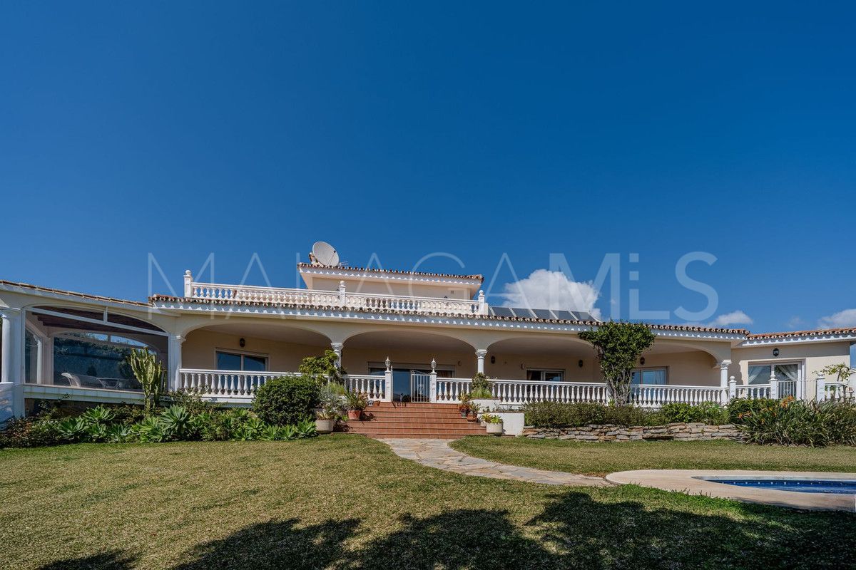 Villa for sale in El Paraiso