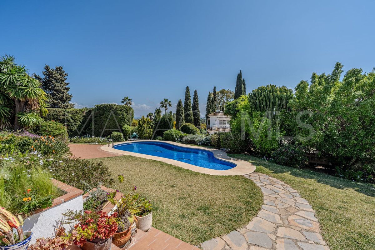 Villa for sale in El Paraiso