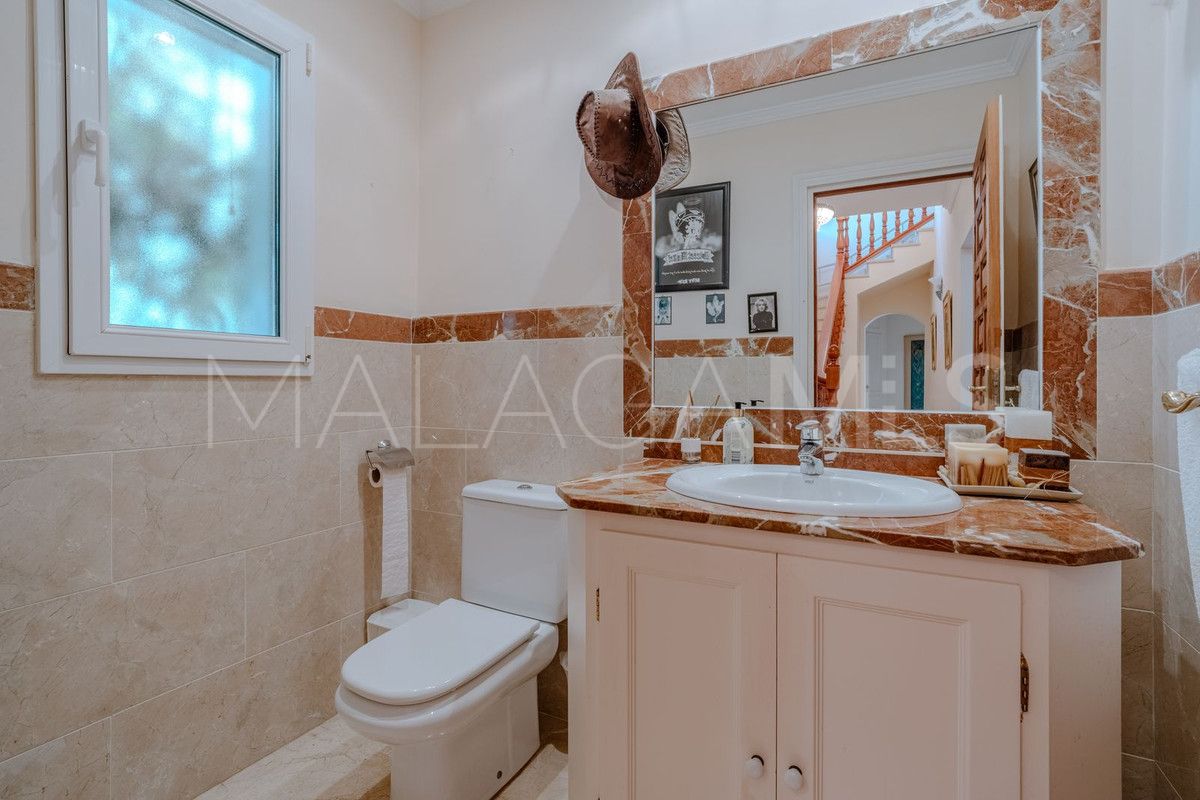 Villa for sale in El Paraiso