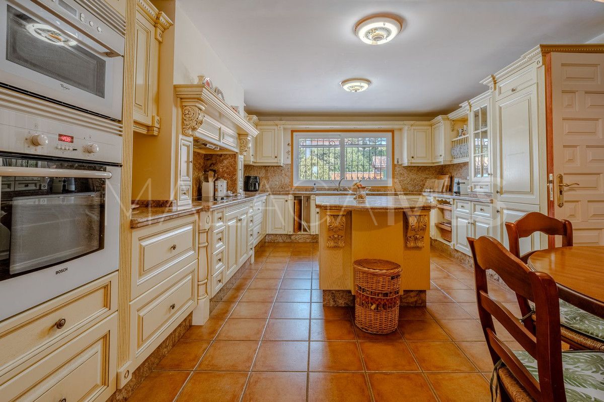 Villa for sale in El Paraiso