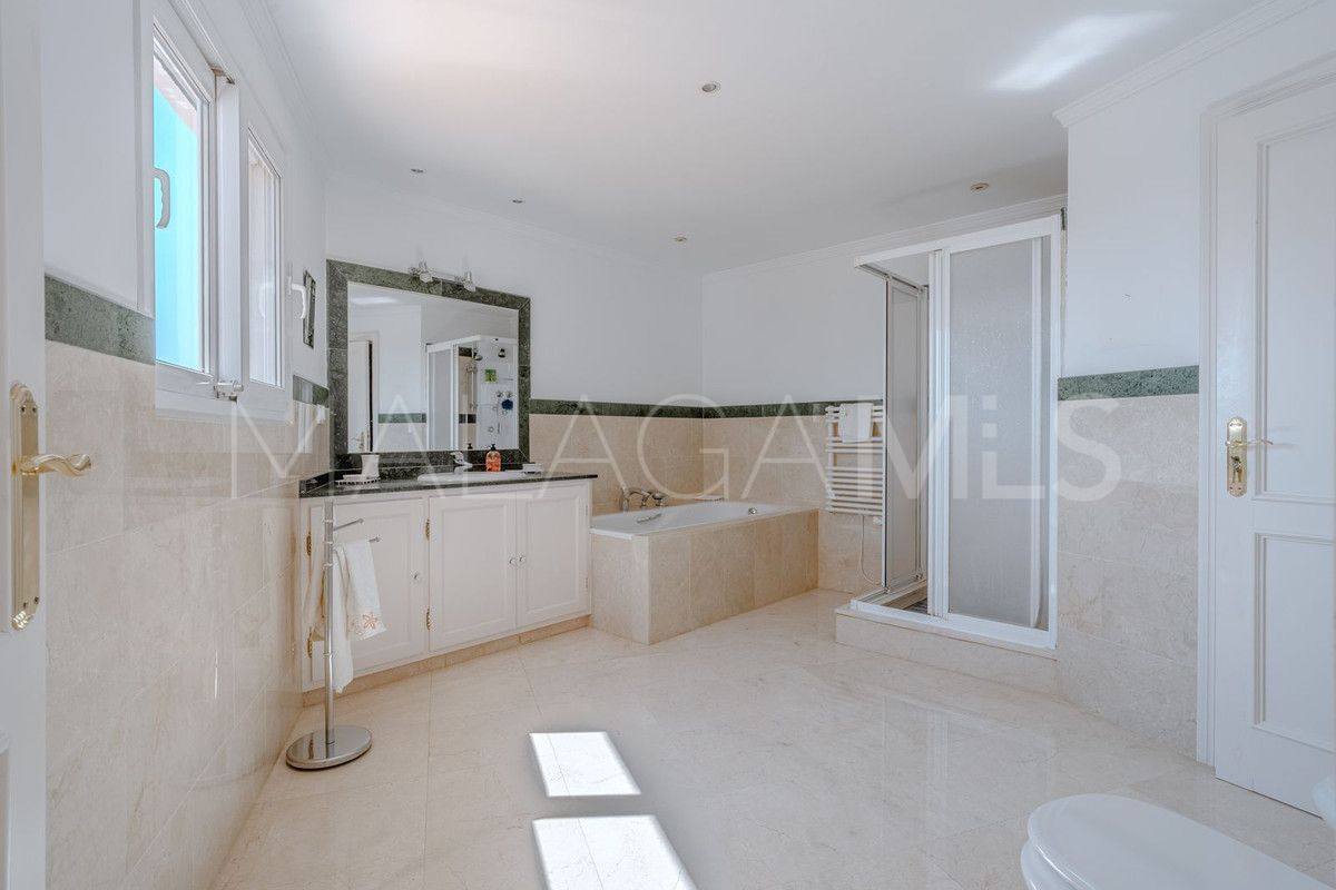 Villa for sale in El Paraiso