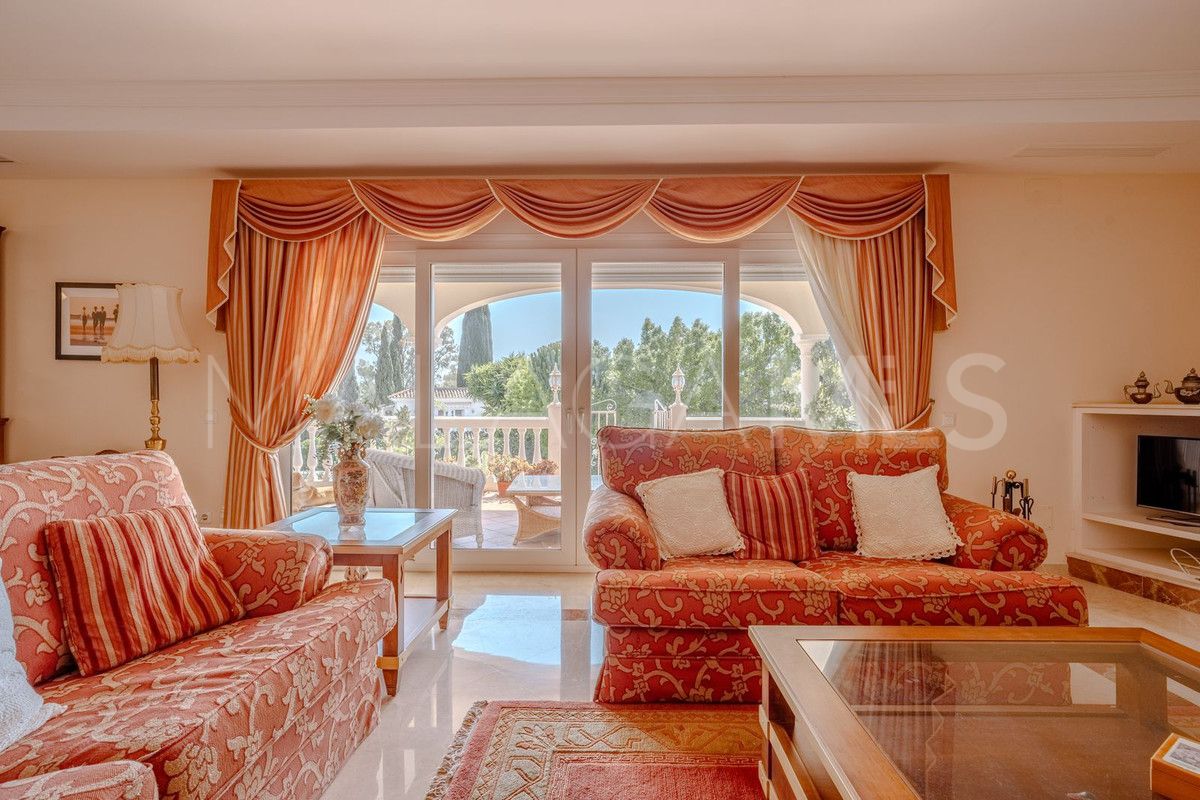 Villa for sale in El Paraiso