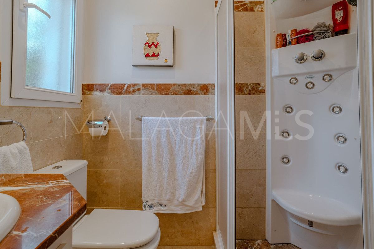 Villa for sale in El Paraiso