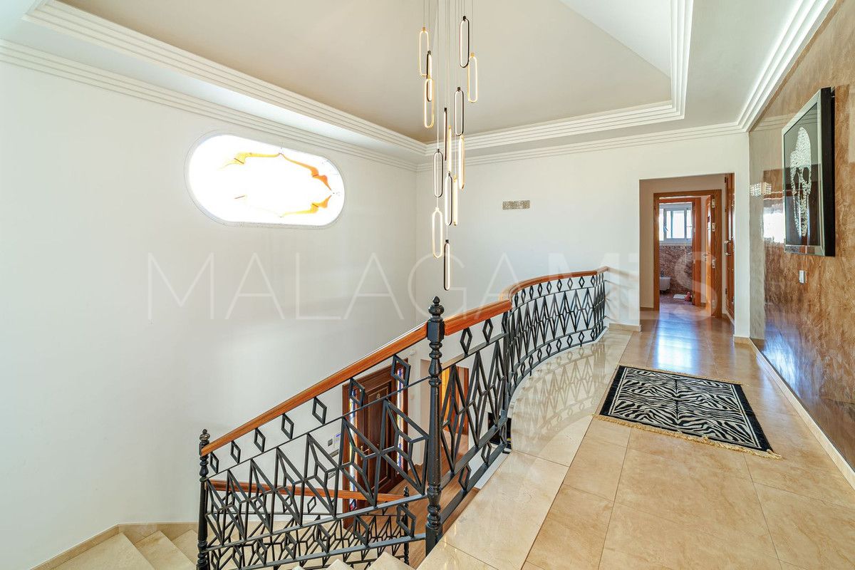 Villa for sale in Marbella City