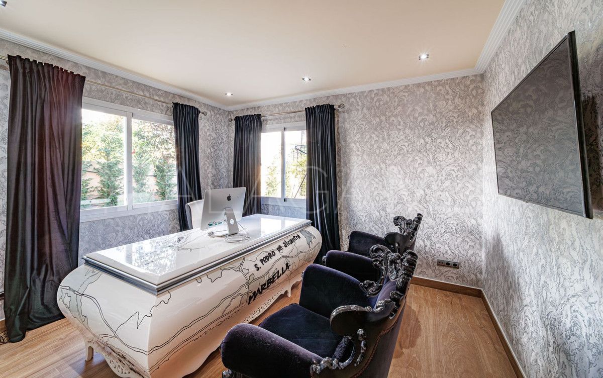 Villa for sale in Marbella City