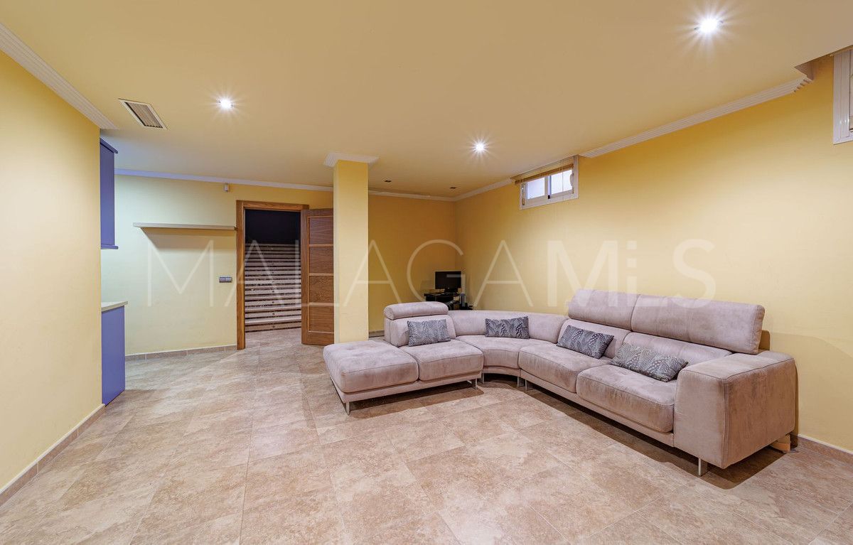 Villa for sale in Marbella City