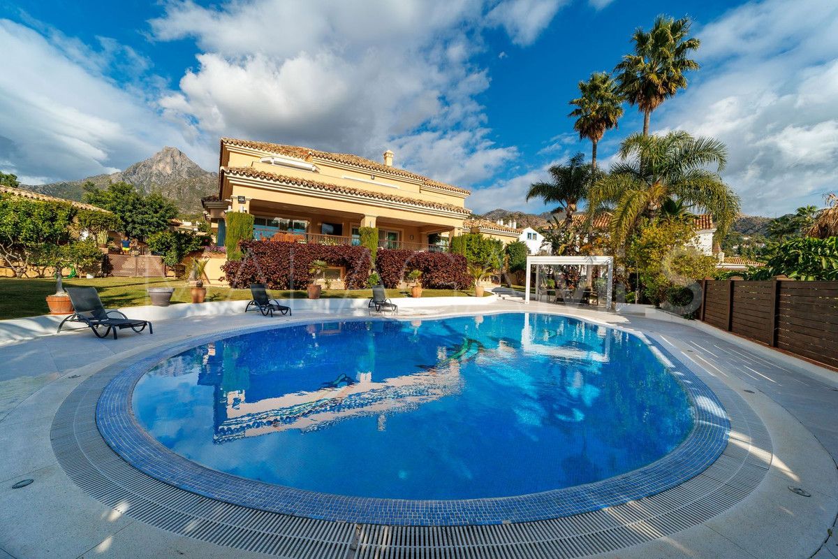 Villa for sale in Marbella City