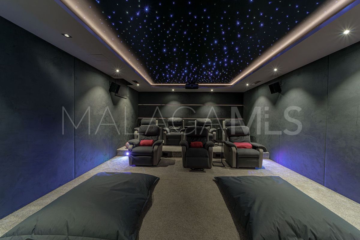 Villa for sale in Marbella City