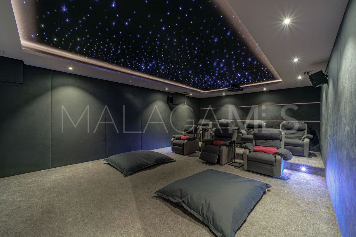 Villa for sale in Marbella City