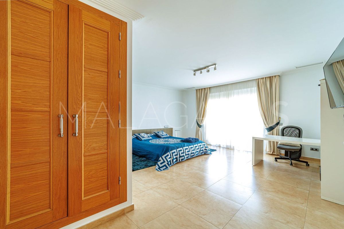 Villa for sale in Marbella City