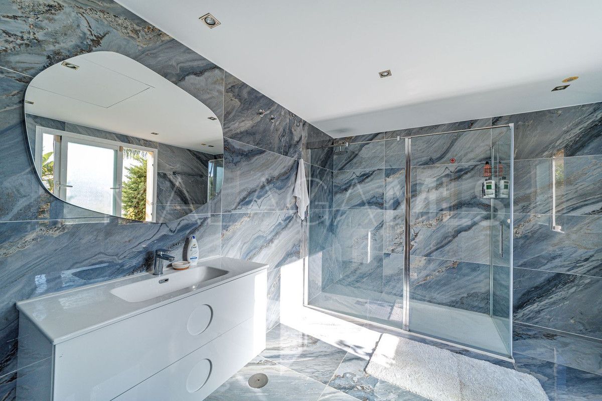 Villa for sale in Marbella City