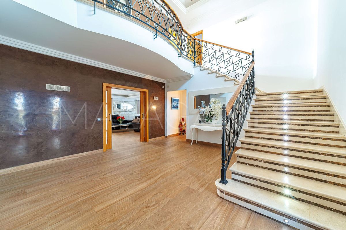 Villa for sale in Marbella City