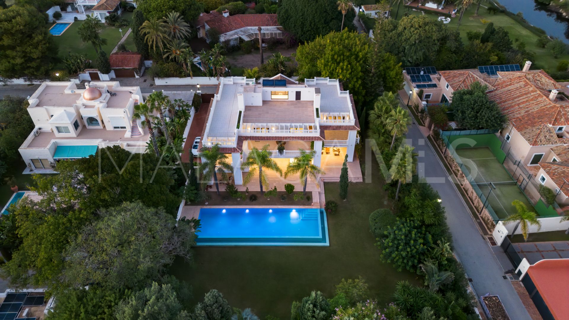 For sale Guadalmina Baja 7 bedrooms villa