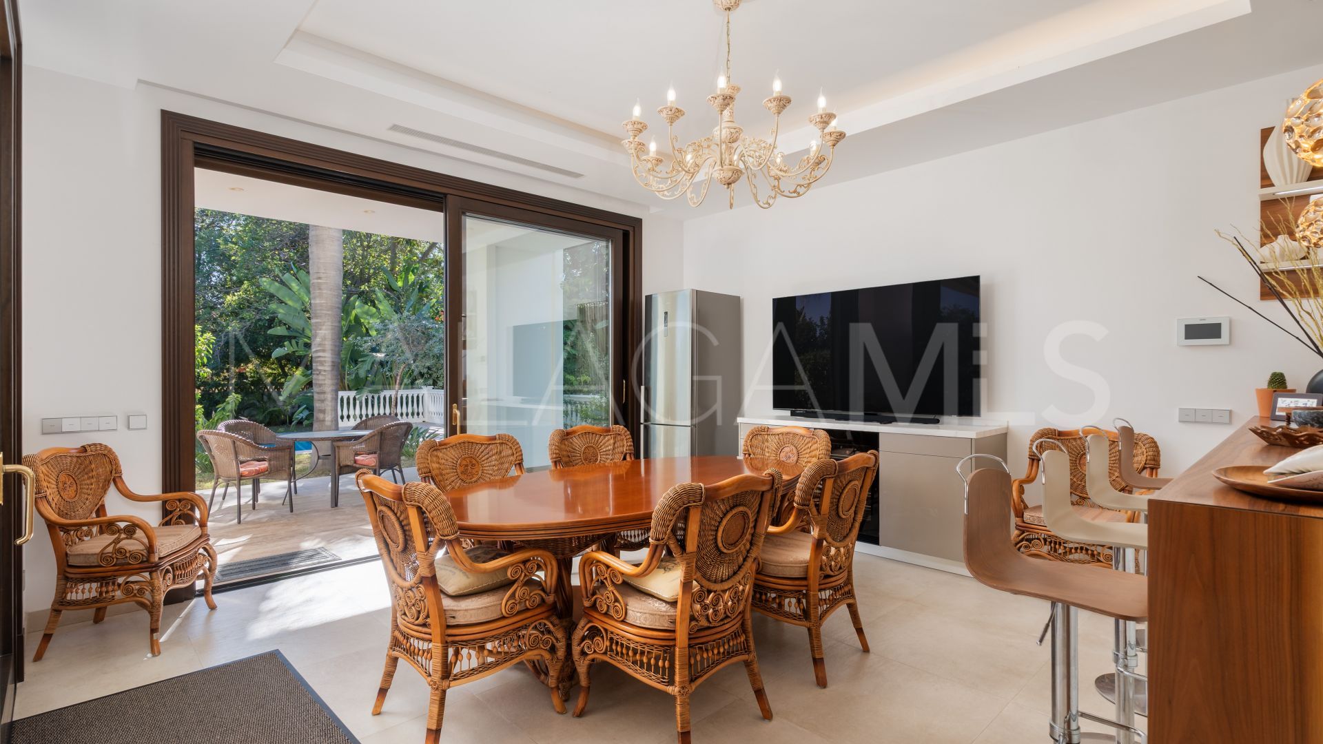 For sale Guadalmina Baja 7 bedrooms villa