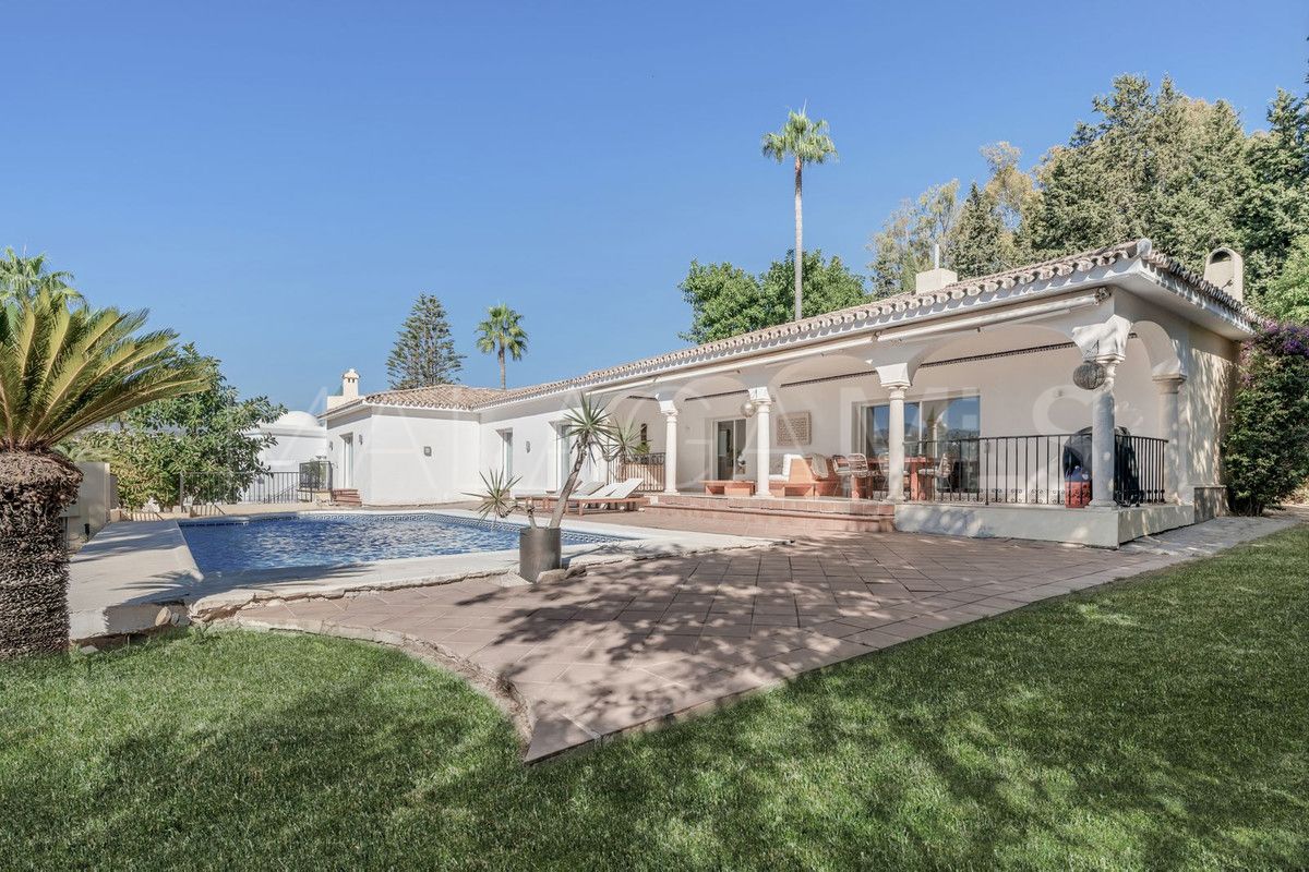 Villa for sale in El Paraiso