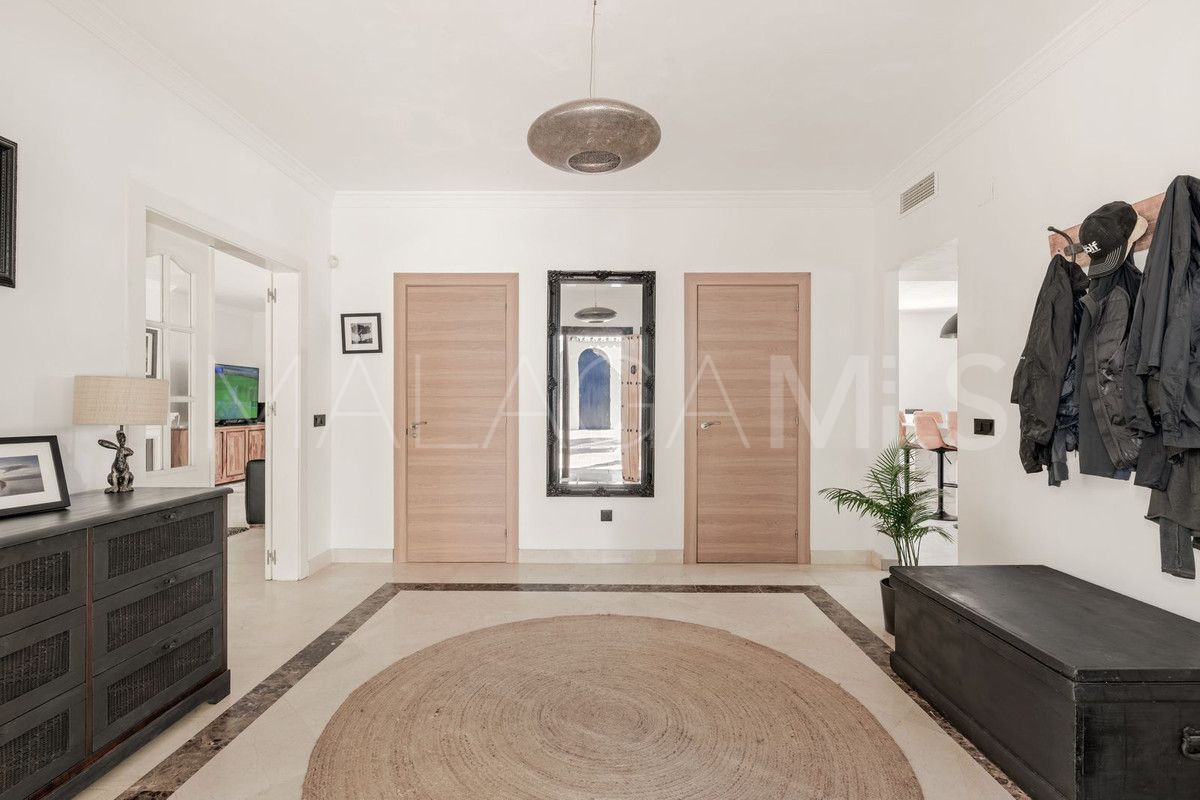 Villa for sale in El Paraiso