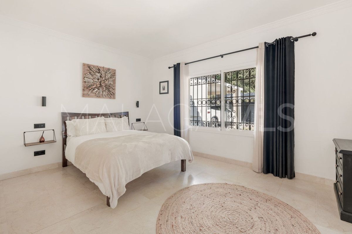 Villa for sale in El Paraiso