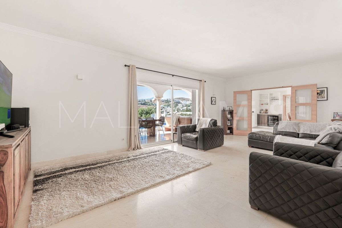 Villa for sale in El Paraiso