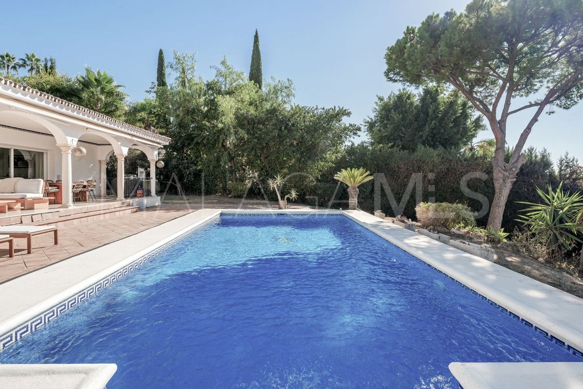Villa for sale in El Paraiso