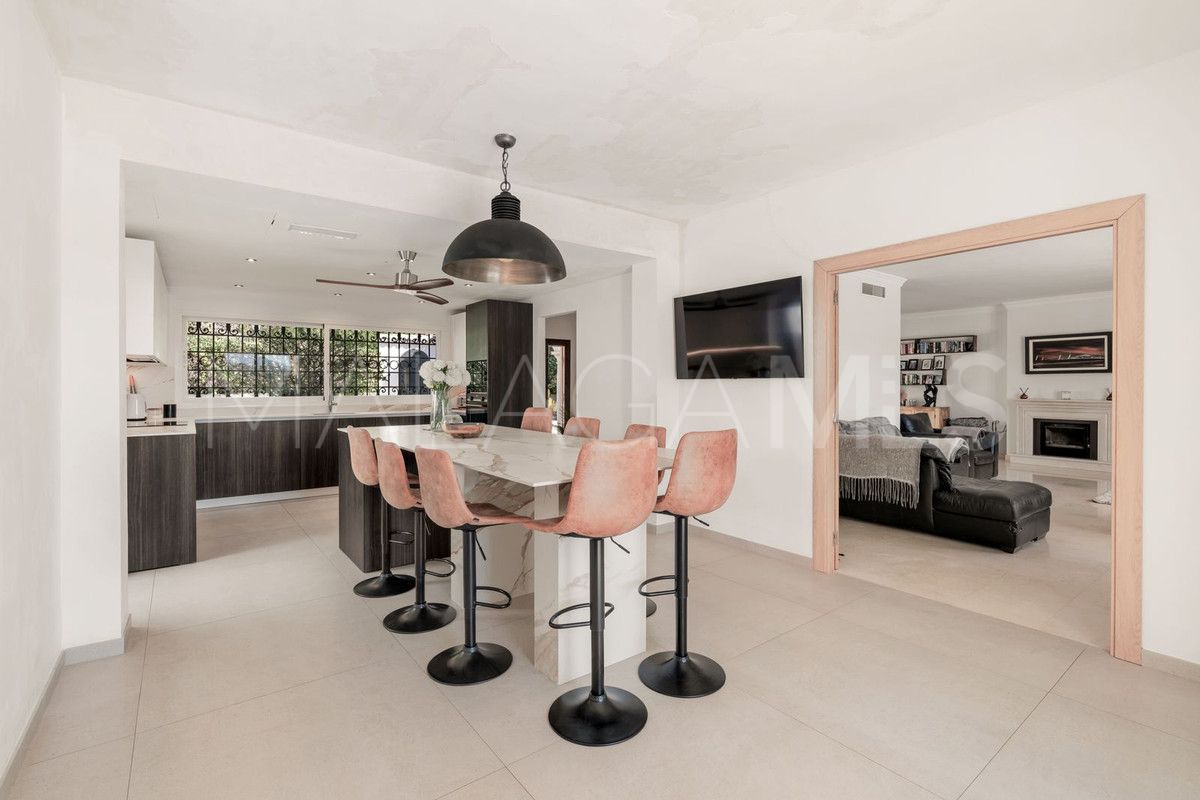 Villa for sale in El Paraiso