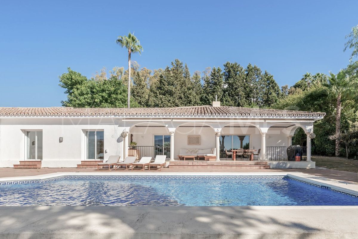 Villa for sale in El Paraiso