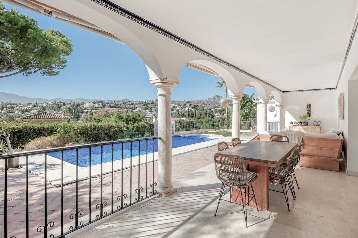 Villa for sale in El Paraiso