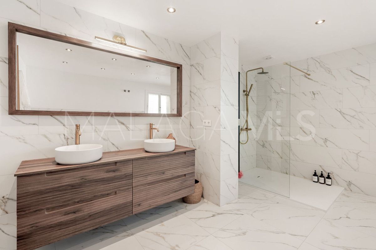 Villa for sale in El Paraiso