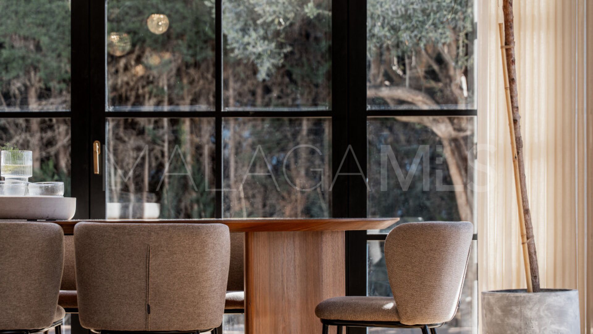 Villa for sale in Nueva Andalucia