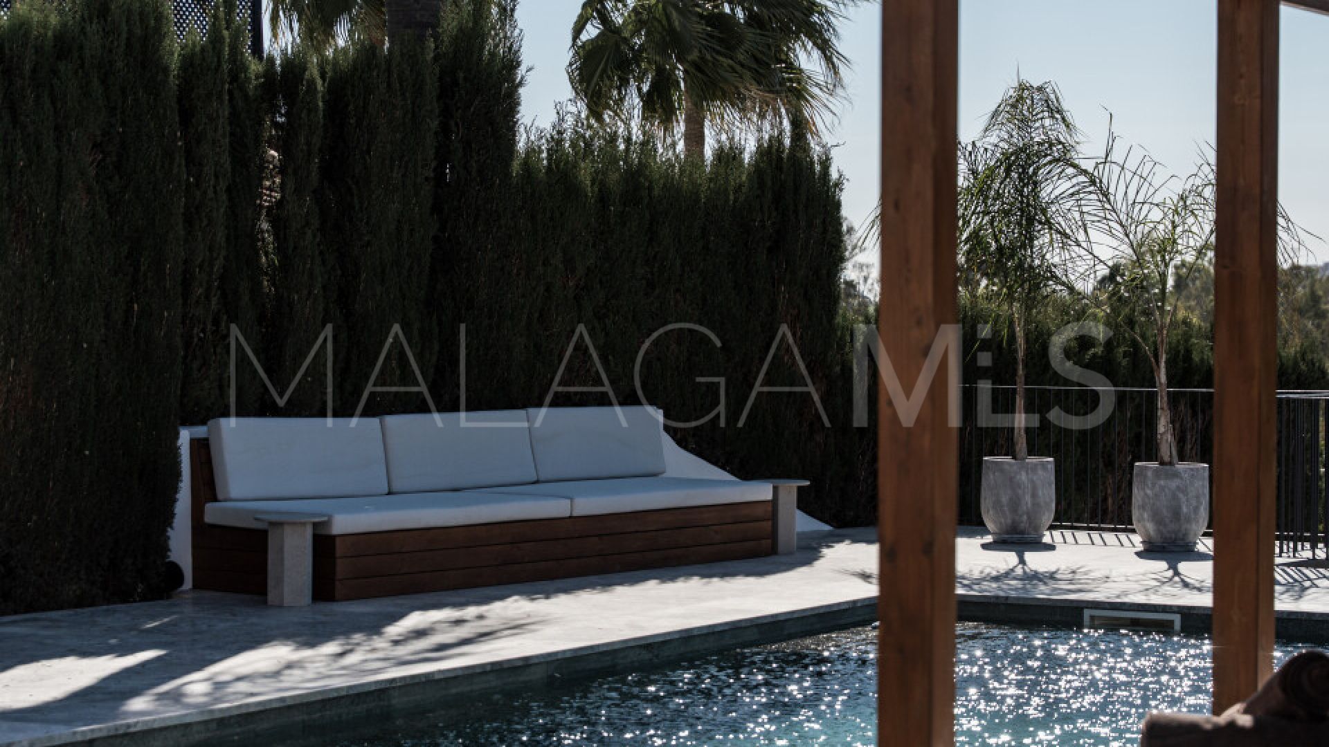 Villa for sale in Nueva Andalucia