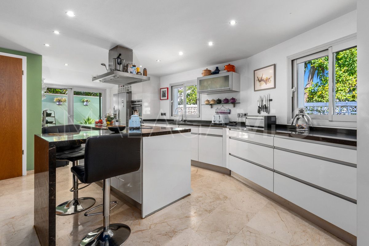 5 bedrooms San Pedro de Alcantara villa for sale