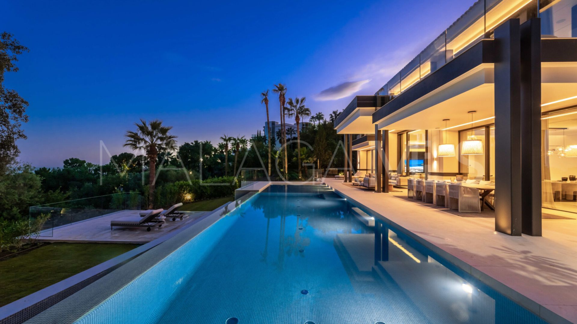 Villa for sale in Cascada de Camojan