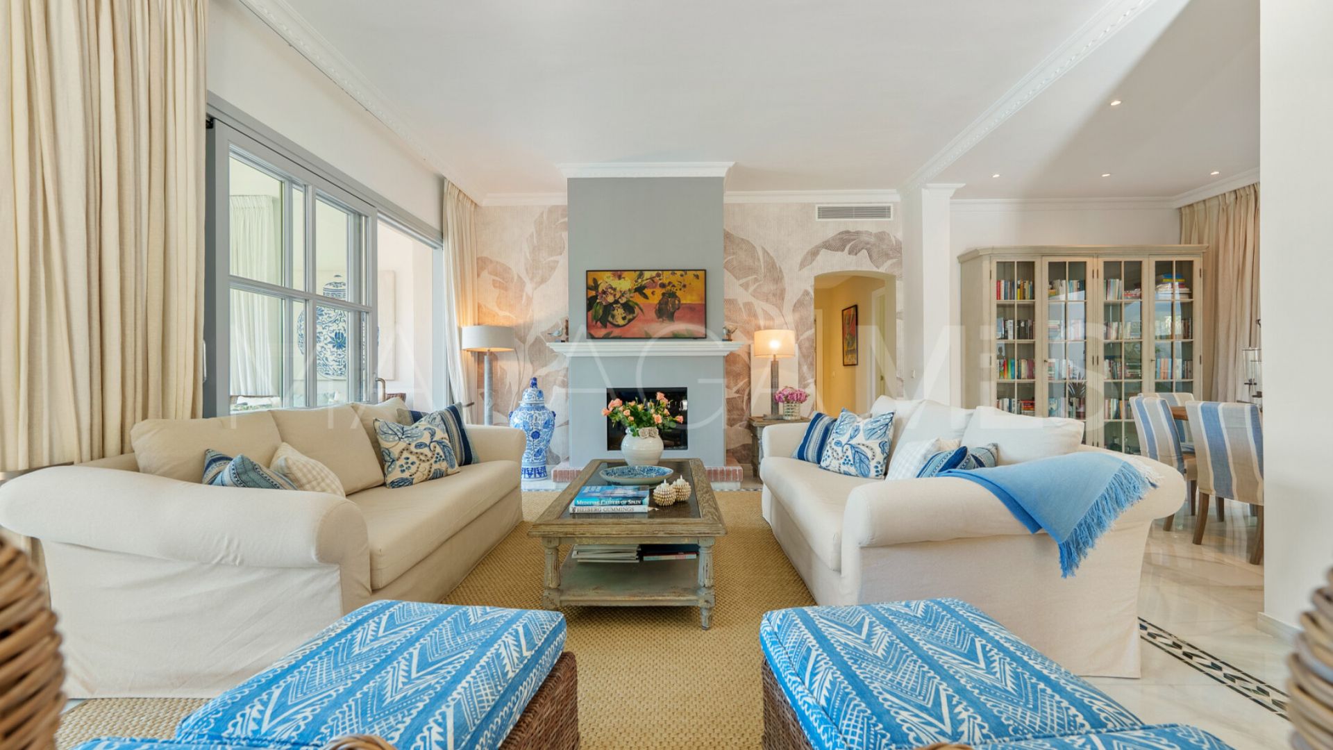 Villa for sale in Sierra Blanca