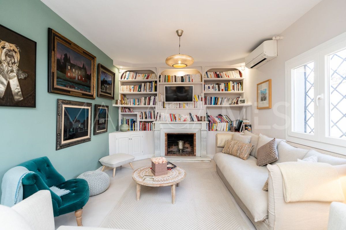 For sale San Pedro de Alcantara villa with 5 bedrooms