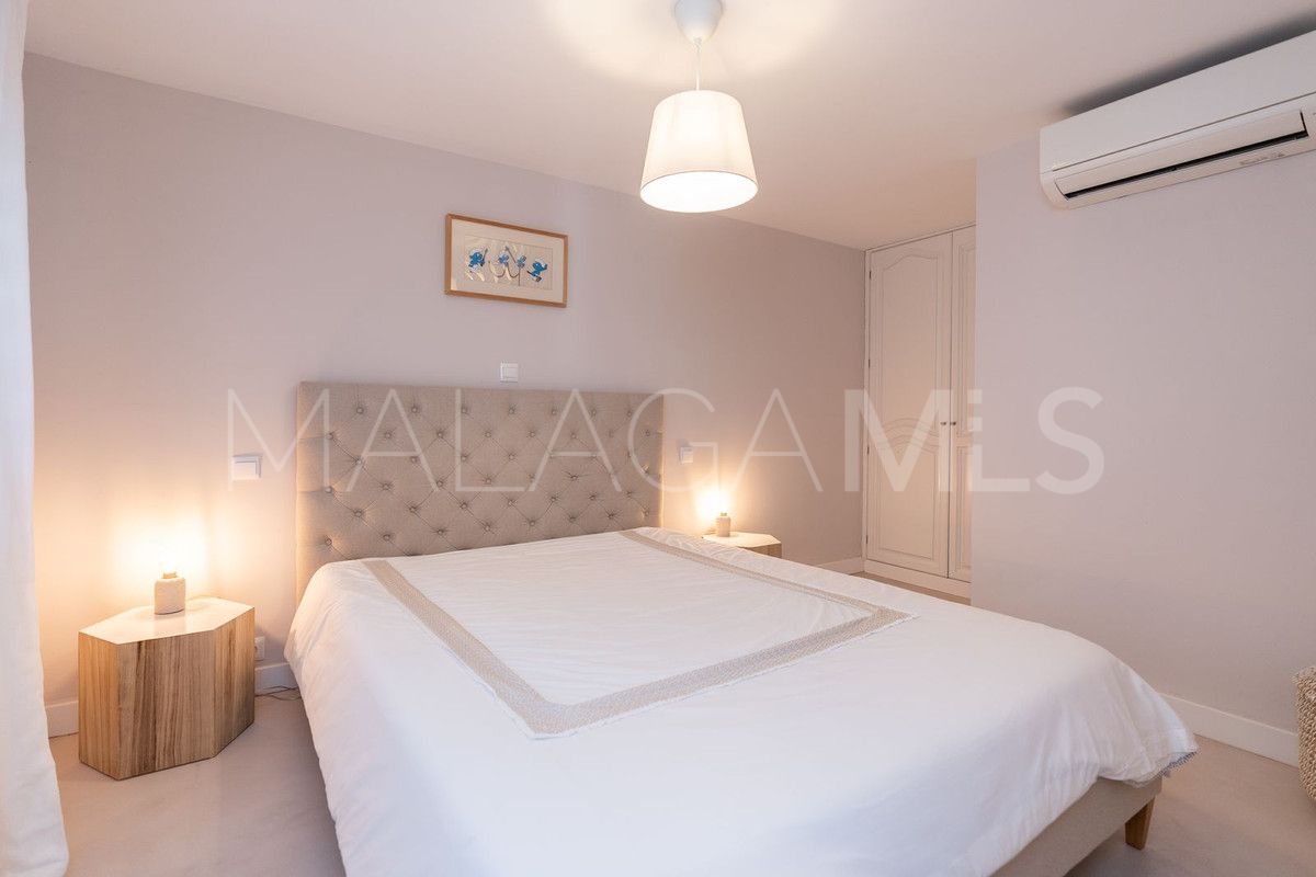 For sale San Pedro de Alcantara villa with 5 bedrooms