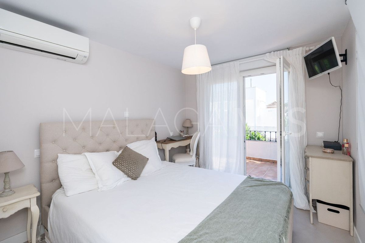 For sale San Pedro de Alcantara villa with 5 bedrooms