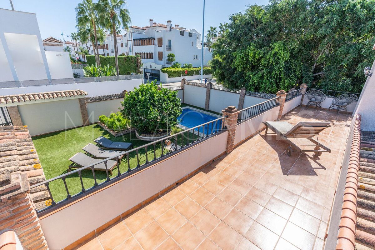 For sale San Pedro de Alcantara villa with 5 bedrooms