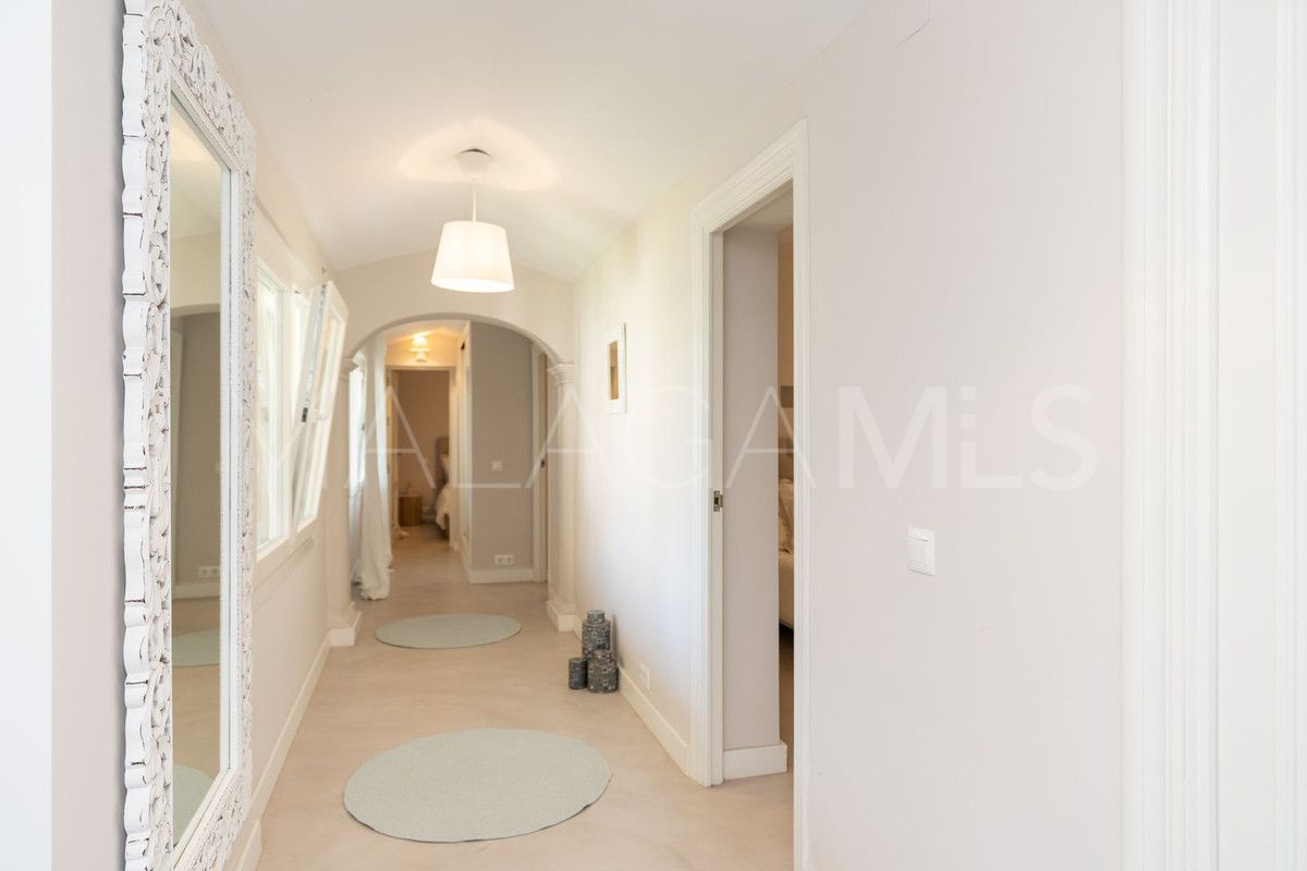 For sale San Pedro de Alcantara villa with 5 bedrooms