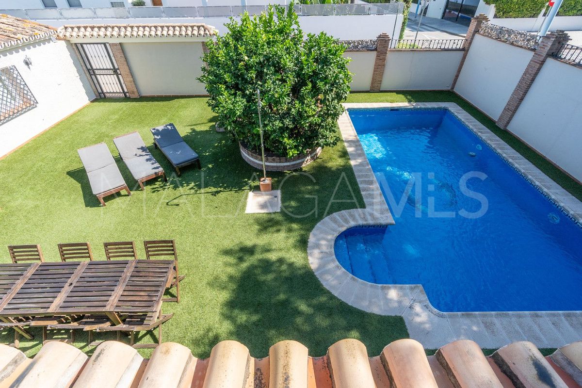 For sale San Pedro de Alcantara villa with 5 bedrooms