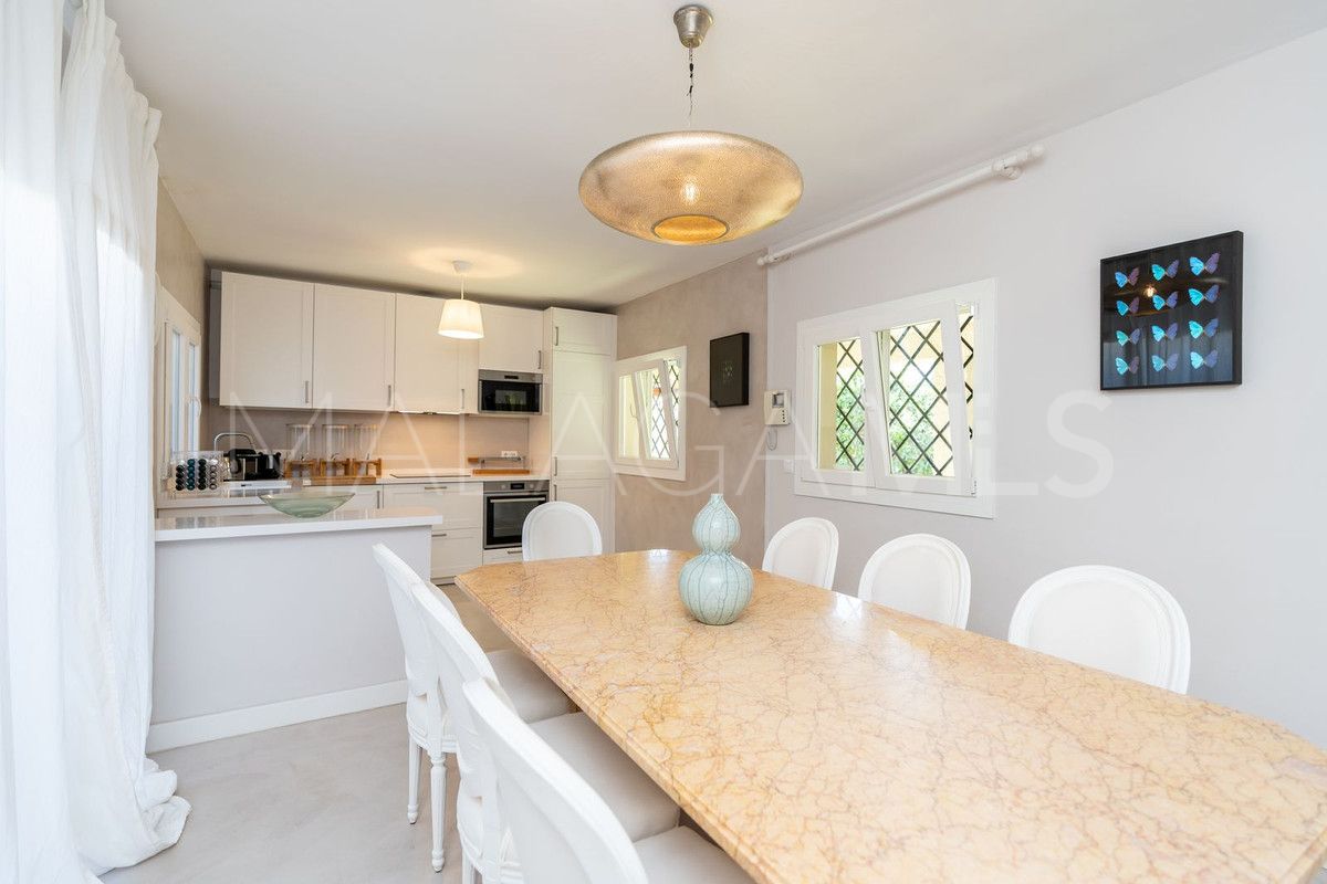 For sale San Pedro de Alcantara villa with 5 bedrooms