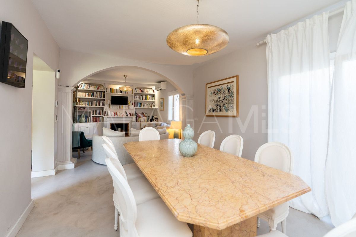 For sale San Pedro de Alcantara villa with 5 bedrooms