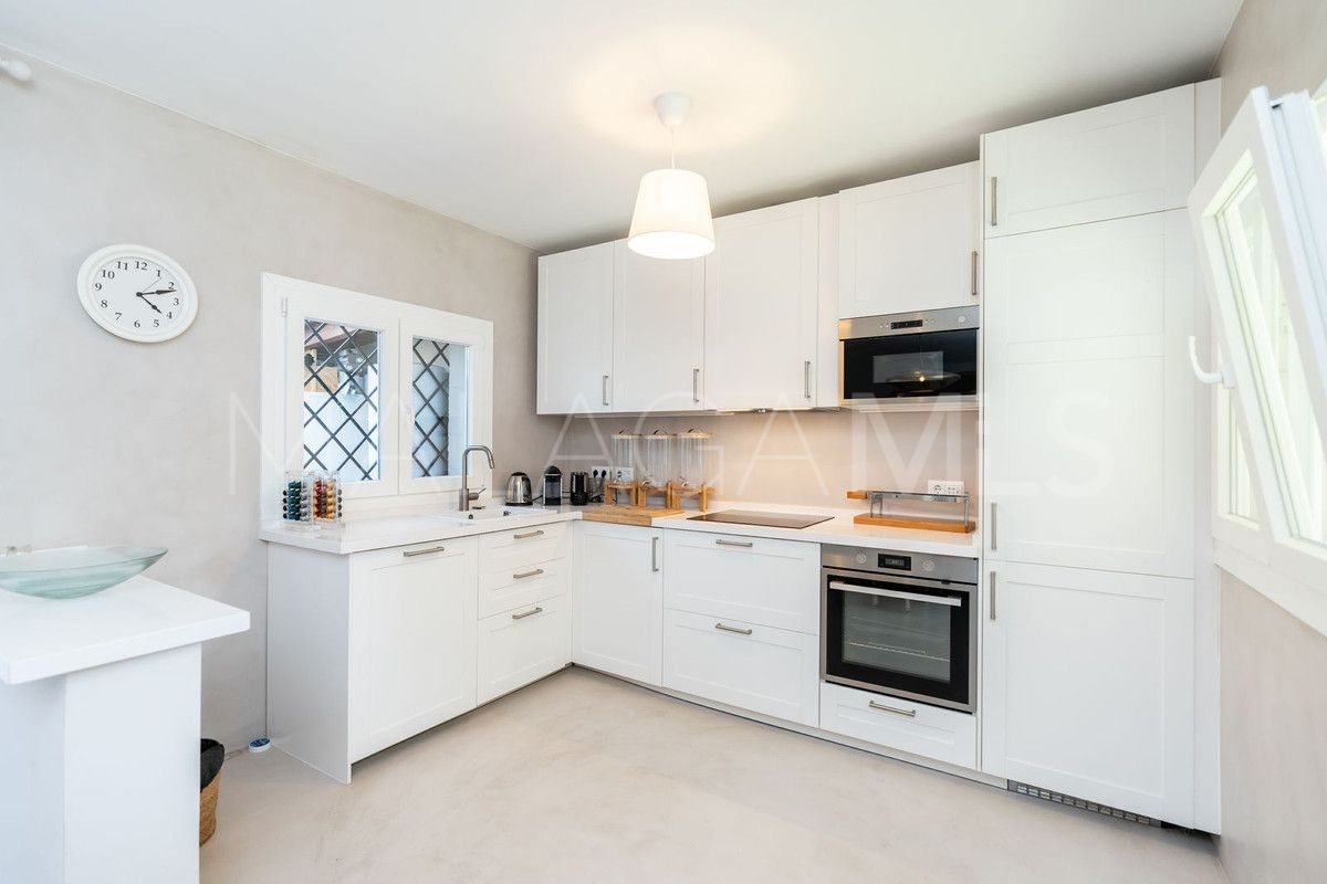 For sale San Pedro de Alcantara villa with 5 bedrooms