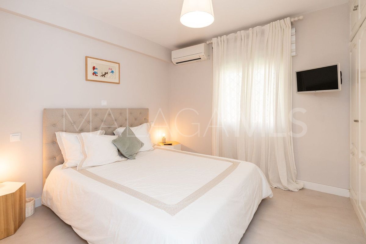 For sale San Pedro de Alcantara villa with 5 bedrooms