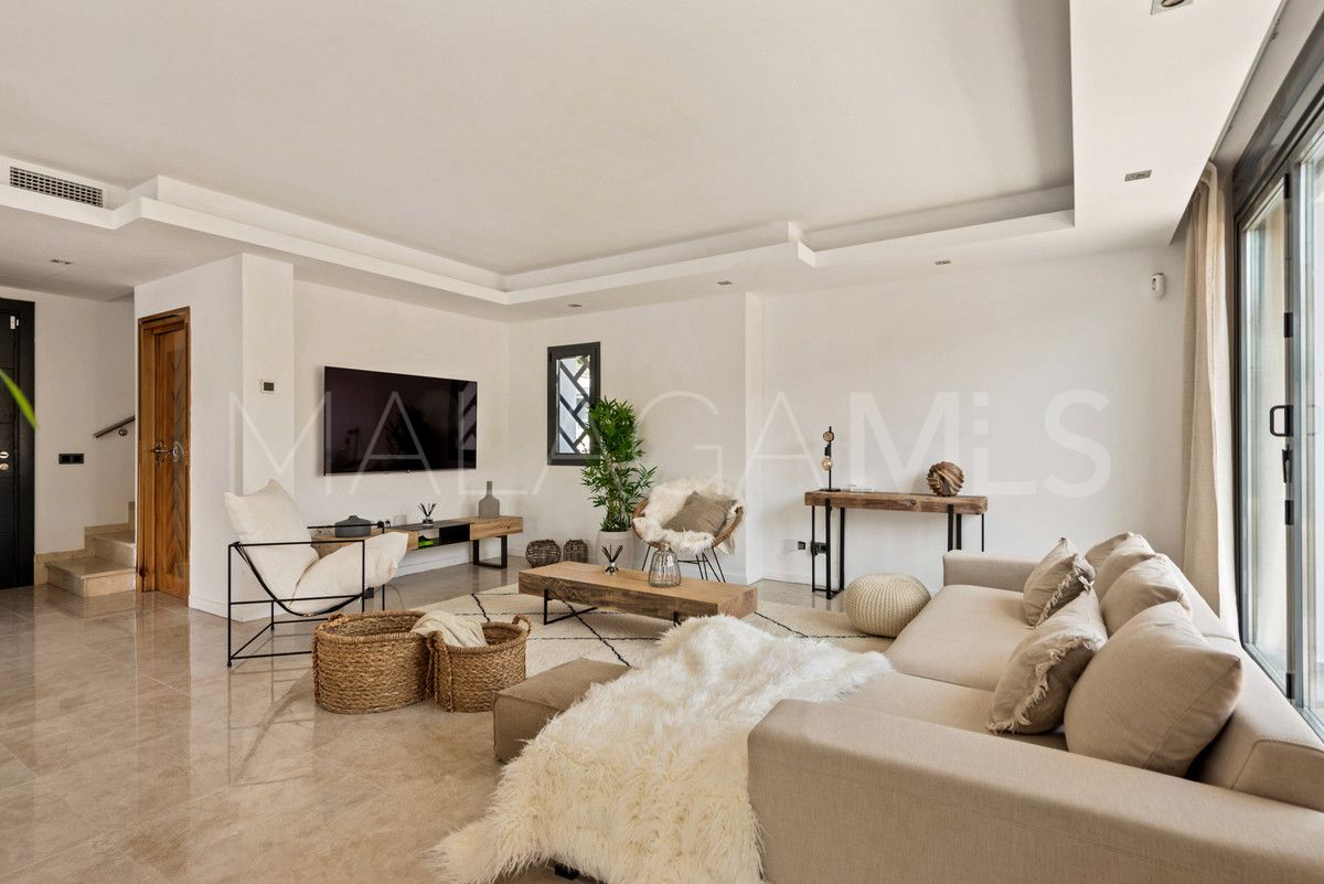Villa for sale in Marbella - Puerto Banus